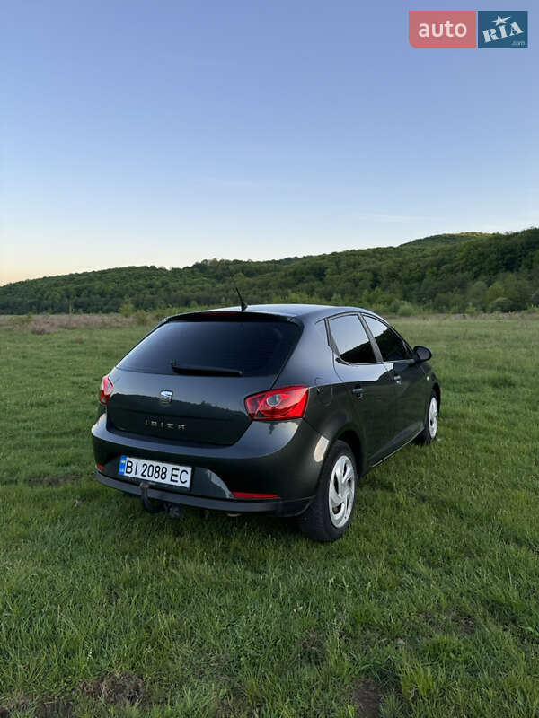 Хетчбек SEAT Ibiza 2011 в Мукачевому