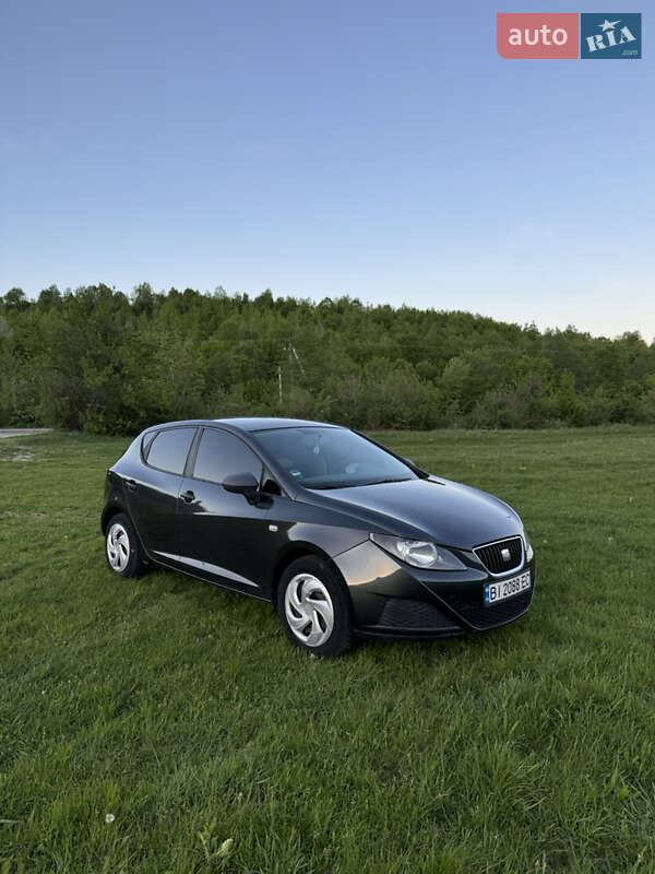Хетчбек SEAT Ibiza 2011 в Мукачевому