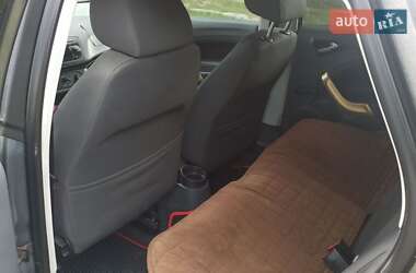 Хетчбек SEAT Ibiza 2012 в 