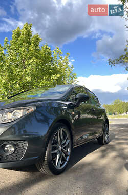 Хэтчбек SEAT Ibiza 2010 в 