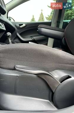 Хэтчбек SEAT Ibiza 2010 в 