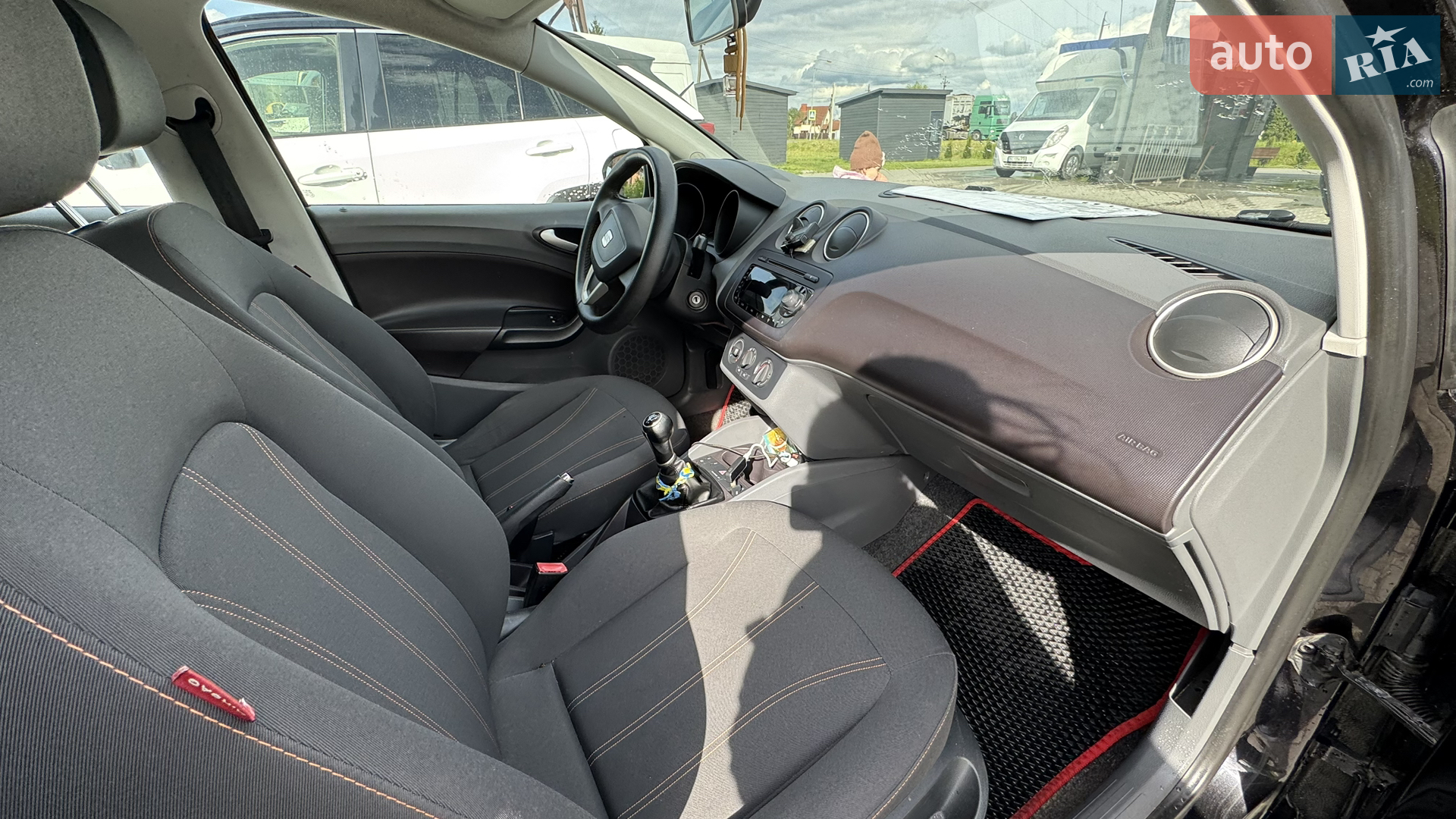 2011 SEAT Ibiza - мініатюра 10