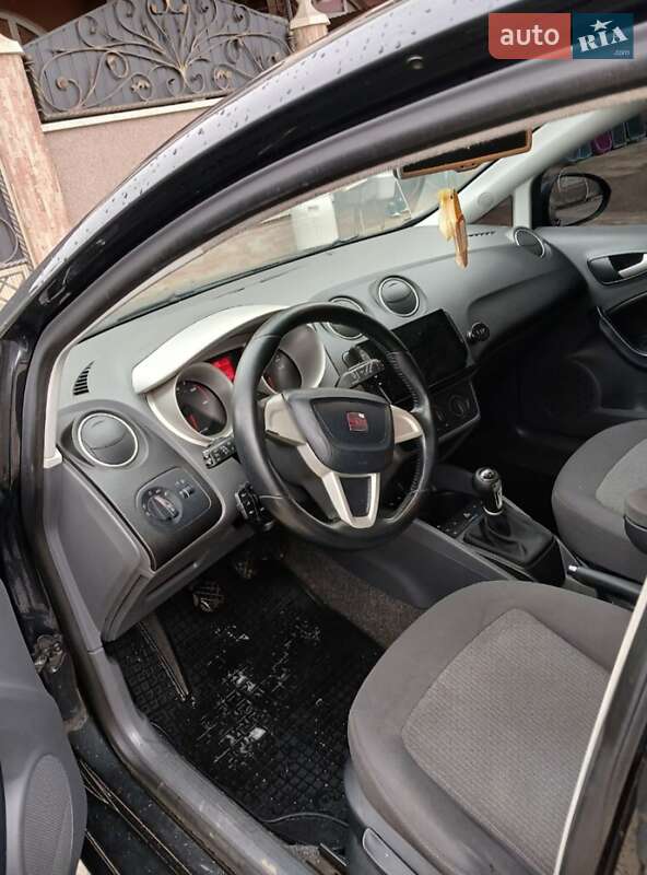 Хетчбек SEAT Ibiza 2011 в Тячеві