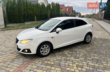 Хэтчбек SEAT Ibiza 2010 в 