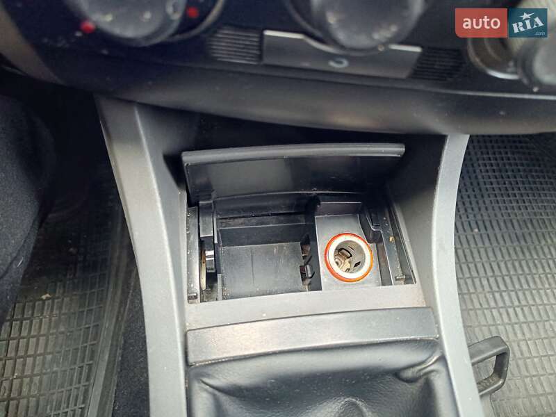 Хетчбек SEAT Ibiza 2003 в Дніпрі