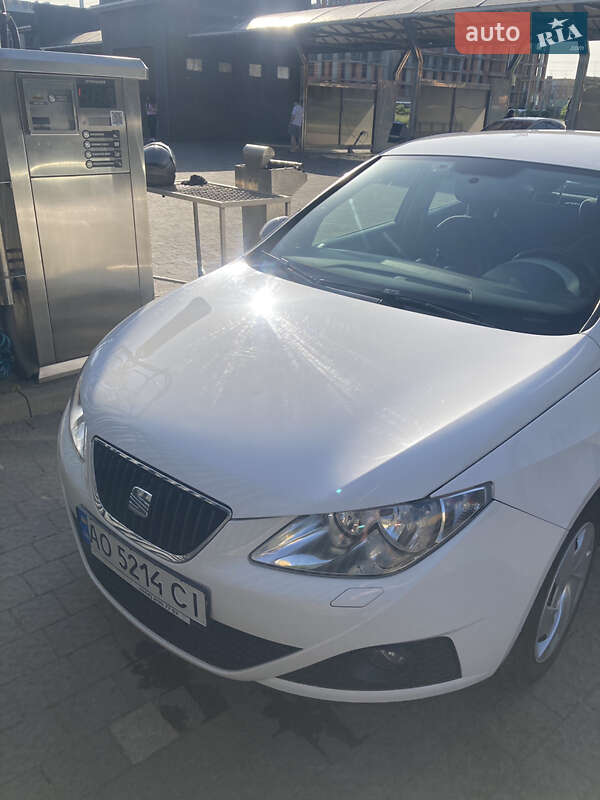 Хэтчбек SEAT Ibiza 2011 в Ужгороде