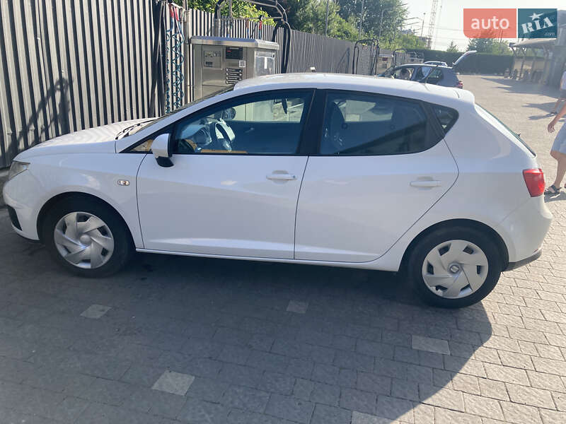 Хэтчбек SEAT Ibiza 2011 в Ужгороде