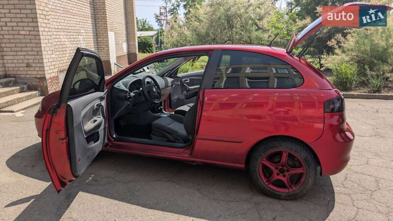 Хетчбек SEAT Ibiza 2006 в Кривому Розі