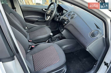 Хэтчбек SEAT Ibiza 2010 в 