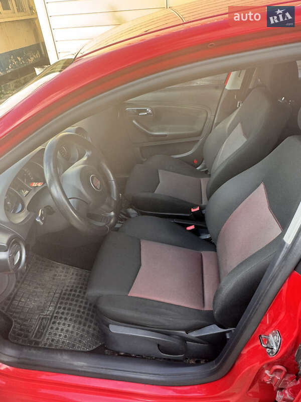 Хэтчбек SEAT Ibiza 2008 в Виннице