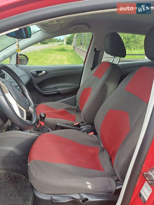 Хэтчбек SEAT Ibiza 2010 в Луцке