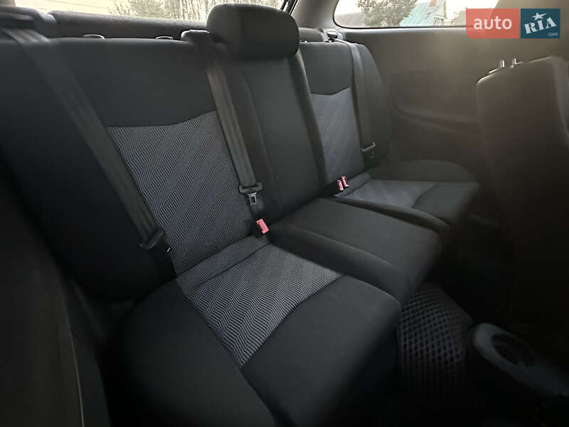 Хэтчбек SEAT Ibiza 2004 в Сумах