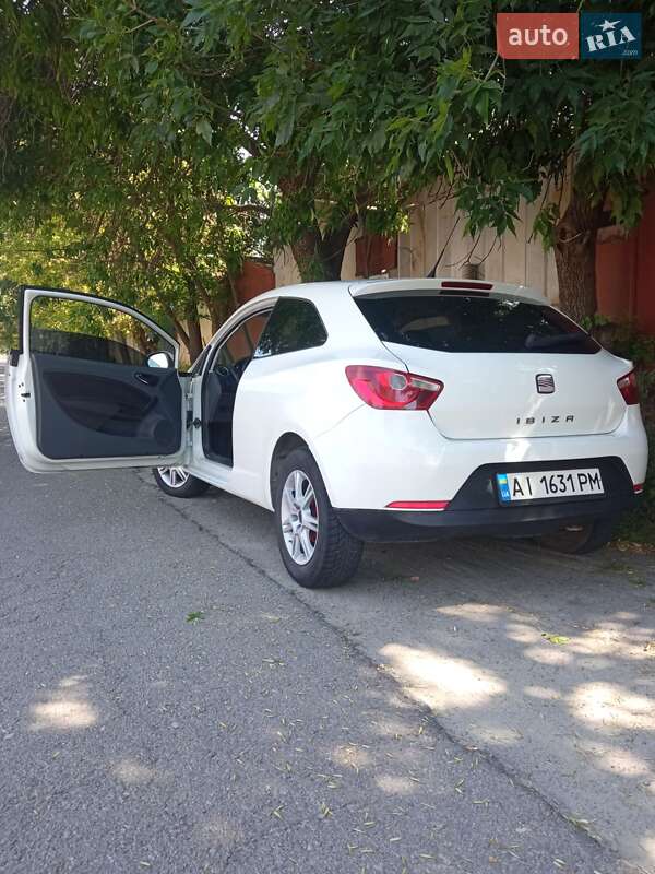 Хэтчбек SEAT Ibiza 2011 в Запорожье