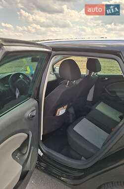 Хэтчбек SEAT Ibiza 2012 в 