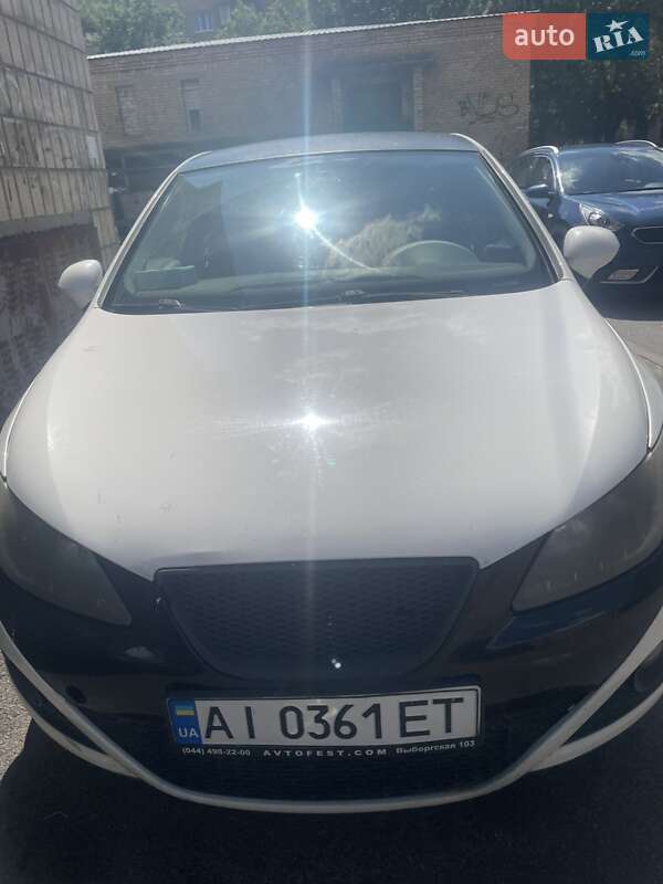 Хетчбек SEAT Ibiza 2011 в Києві