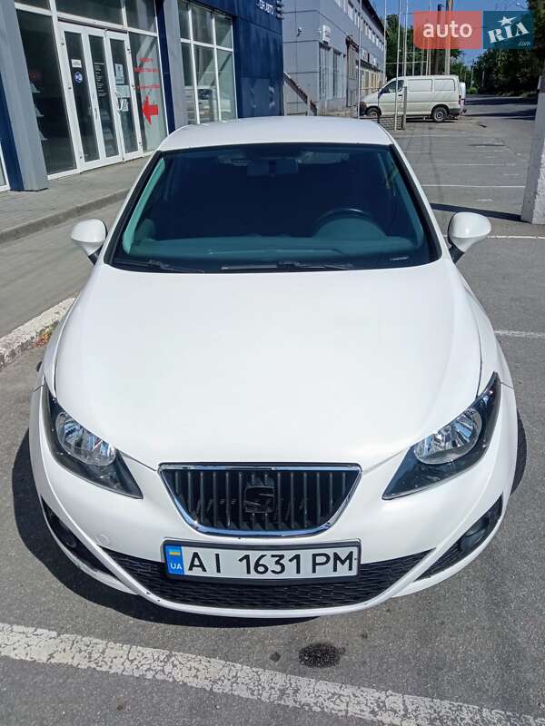 Хэтчбек SEAT Ibiza 2011 в Запорожье