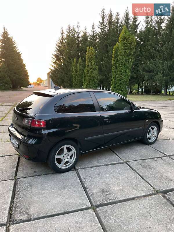 Хетчбек SEAT Ibiza 2006 в Хорошеві