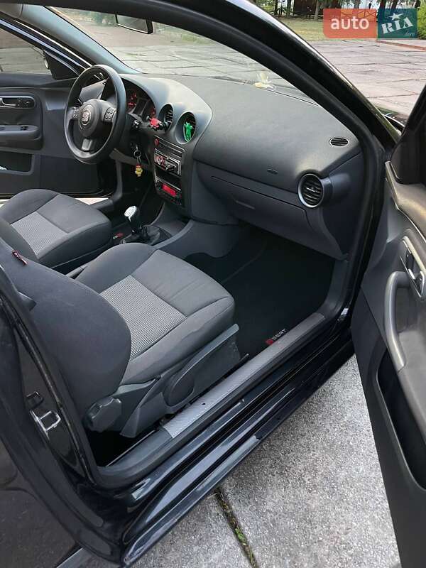 Хетчбек SEAT Ibiza 2006 в Хорошеві
