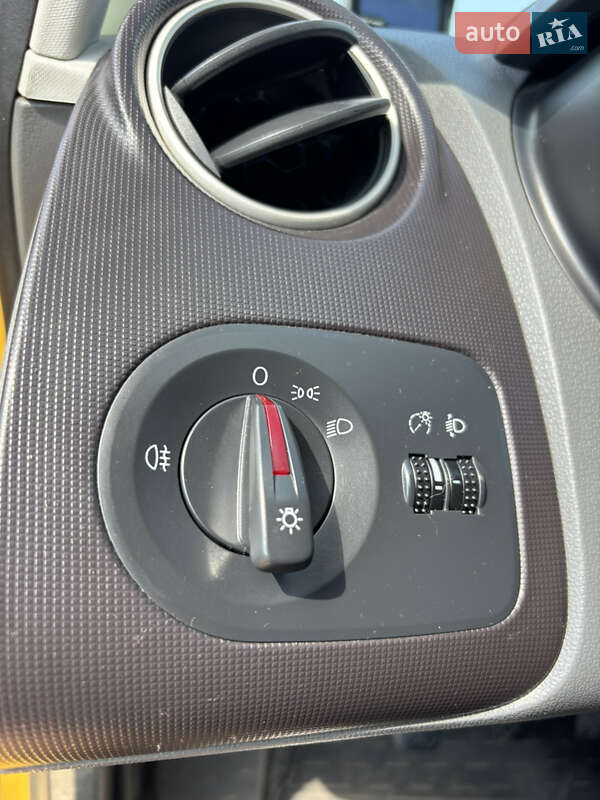 Хэтчбек SEAT Ibiza 2011 в Киеве