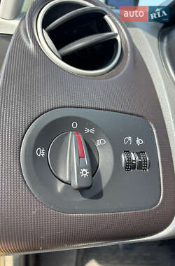 Хэтчбек SEAT Ibiza 2011 в 