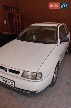 Хетчбек SEAT Ibiza 1996 в Чернівцях