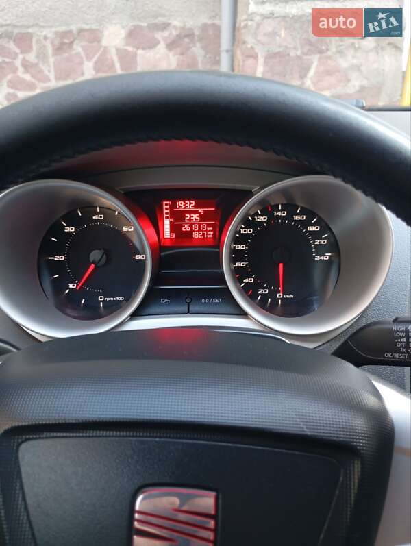 Хетчбек SEAT Ibiza 2011 в Снятині