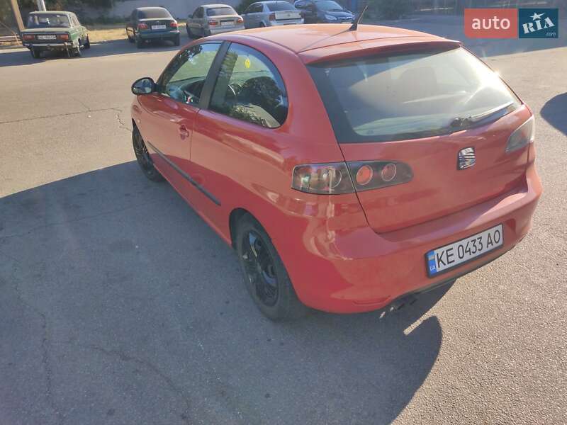 Хетчбек SEAT Ibiza 2007 в Дніпрі