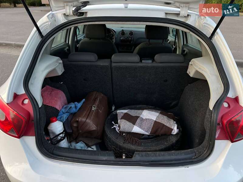 Хэтчбек SEAT Ibiza 2010 в Кривом Роге