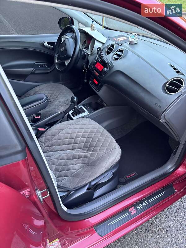 Хетчбек SEAT Ibiza 2011 в Луцьку