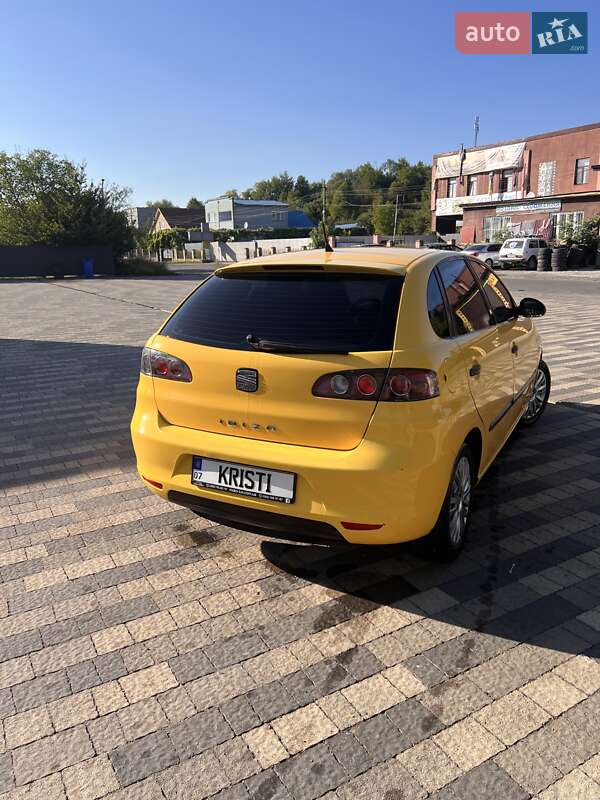 Хэтчбек SEAT Ibiza 2008 в Сваляве