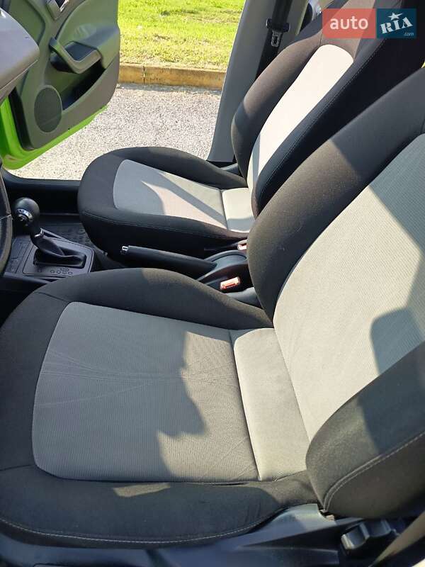 Хетчбек SEAT Ibiza 2013 в Києві фото 11 Хетчбек SEAT Ibiza 2013 в Києві