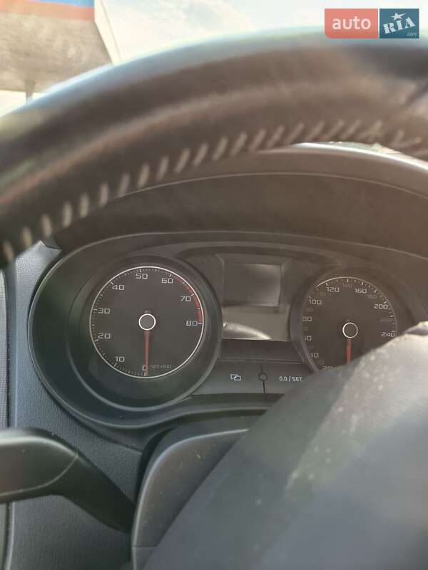 Хетчбек SEAT Ibiza 2013 в Києві фото 22 Хетчбек SEAT Ibiza 2013 в Києві