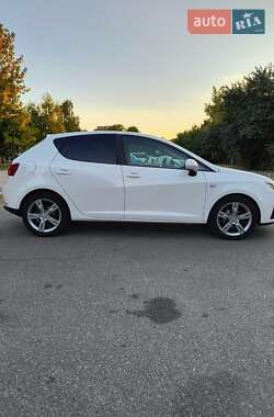 Хэтчбек SEAT Ibiza 2010 в 