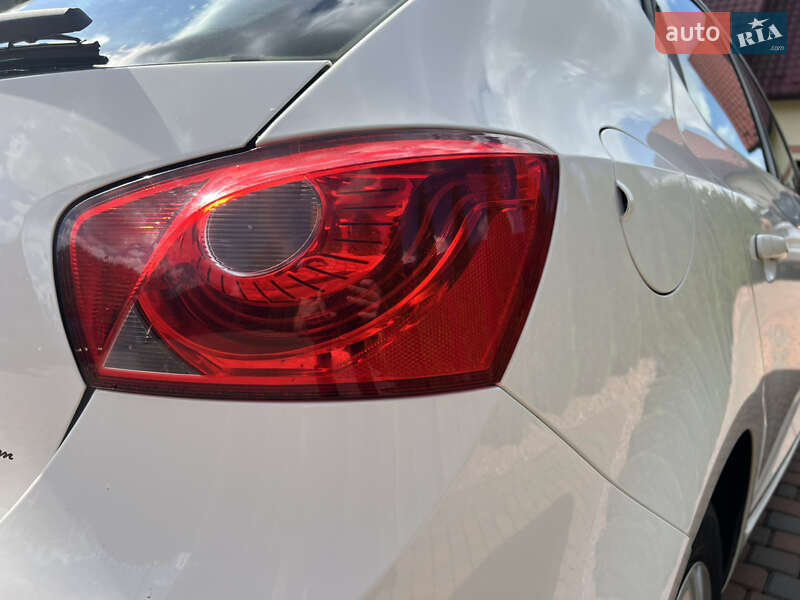Хетчбек SEAT Ibiza 2008 в Новояворівську