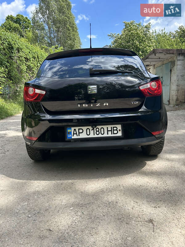 Хэтчбек SEAT Ibiza 2015 в Запорожье