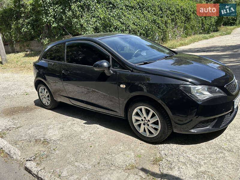 Хэтчбек SEAT Ibiza 2015 в Запорожье
