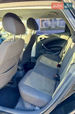 Хэтчбек SEAT Ibiza 2009 в 