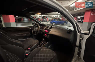 Хэтчбек SEAT Ibiza 2010 в 