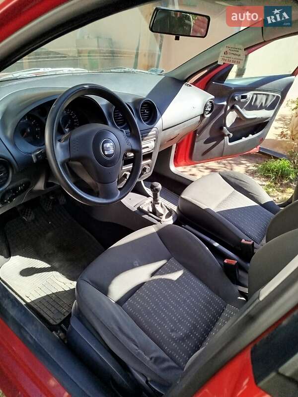 Хэтчбек SEAT Ibiza 2004 в Ивано-Франковске