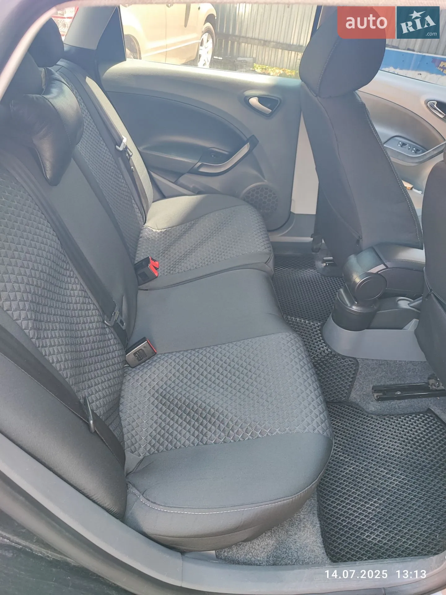 2010 SEAT Ibiza - мініатюра 12