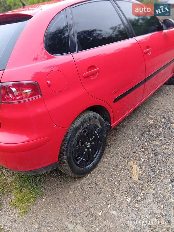 Хэтчбек SEAT Ibiza 2003 в Новой Ушице фото 2 Хэтчбек SEAT Ibiza 2003 в Новой Ушице