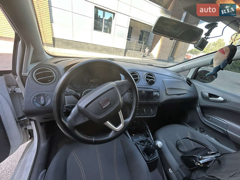 Хэтчбек SEAT Ibiza 2011 в Днепре
