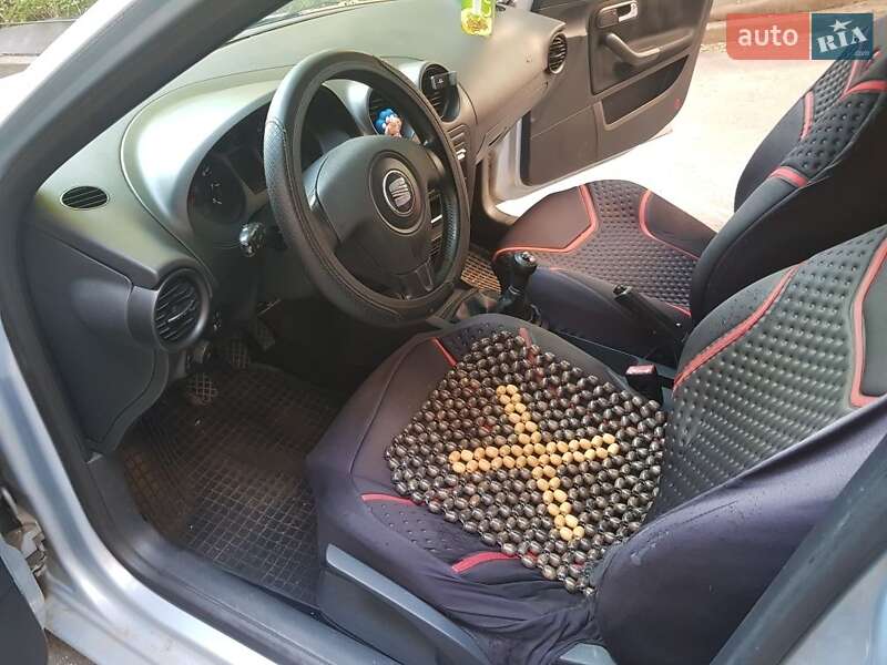 Хэтчбек SEAT Ibiza 2003 в Киеве