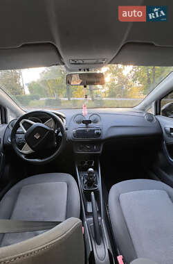 Хетчбек SEAT Ibiza 2011 в  фото 5 Хетчбек SEAT Ibiza 2011 в
