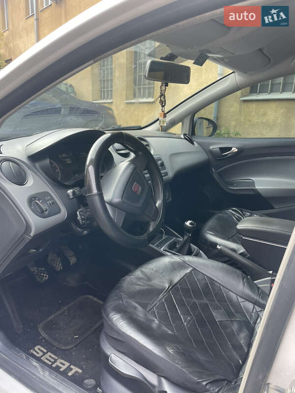 Хетчбек SEAT Ibiza 2013 в Львові фото 7 Хетчбек SEAT Ibiza 2013 в Львові