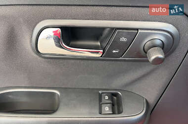 Хетчбек SEAT Ibiza 2005 в  фото 17 Хетчбек SEAT Ibiza 2005 в