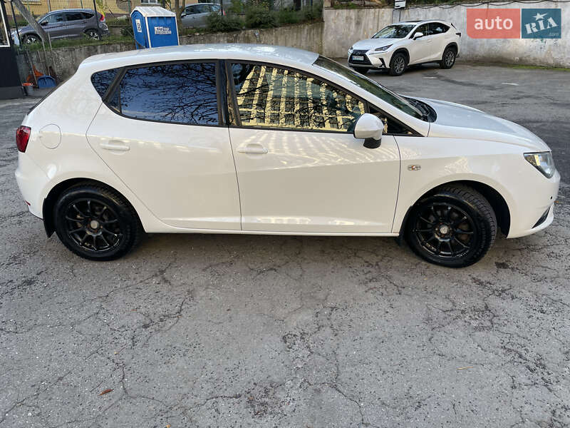 Хетчбек SEAT Ibiza 2013 в Львові фото 3 Хетчбек SEAT Ibiza 2013 в Львові