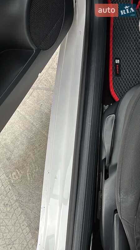 Хэтчбек SEAT Ibiza 2015 в Киеве фото 10 Хэтчбек SEAT Ibiza 2015 в Киеве