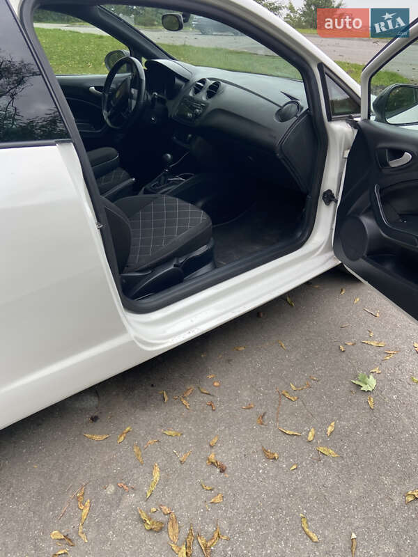 Хэтчбек SEAT Ibiza 2011 в Дунаевцах фото 12 Хэтчбек SEAT Ibiza 2011 в Дунаевцах
