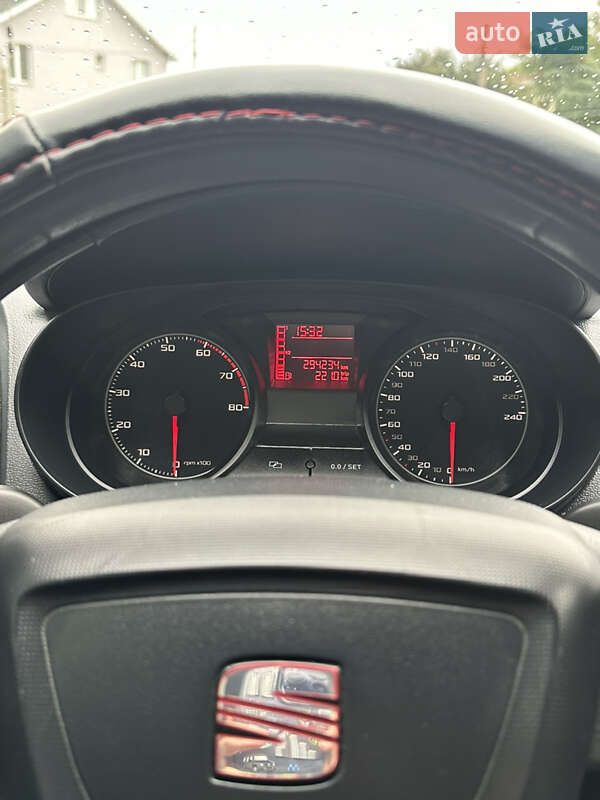 Хэтчбек SEAT Ibiza 2012 в Днепре